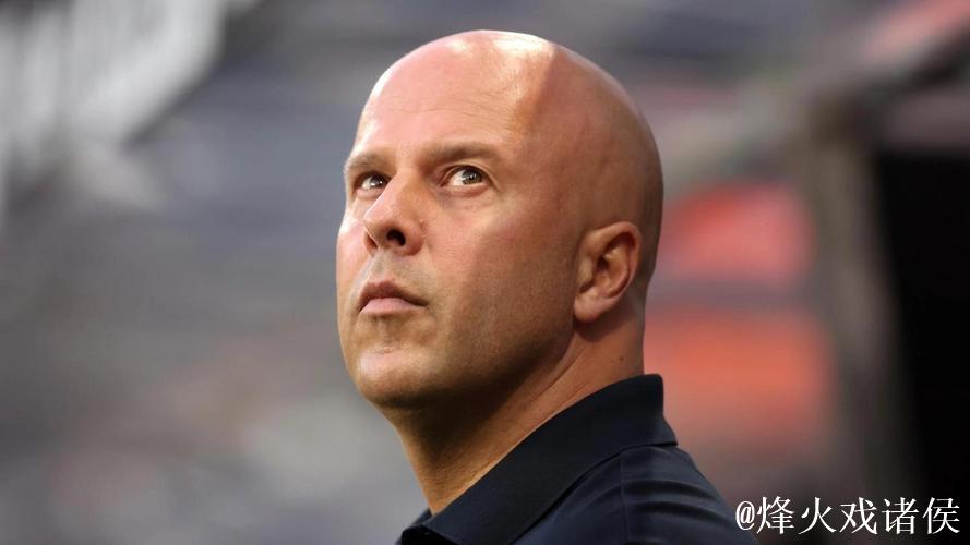 邮报:斯洛特上周五原定给球员放假,但他们仍留在基地 邮报:斯洛特上周五原定给球员放假,但他们仍留在基地