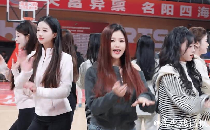 浙江男篮啦啦队社媒发布舞蹈:CBA开幕,一起舞动! 浙江男篮啦啦队社媒发布舞蹈:CBA开幕,一起舞动!